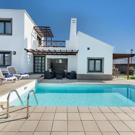 Villas Camelot By Escape Home Playa Blanca  Extérieur photo