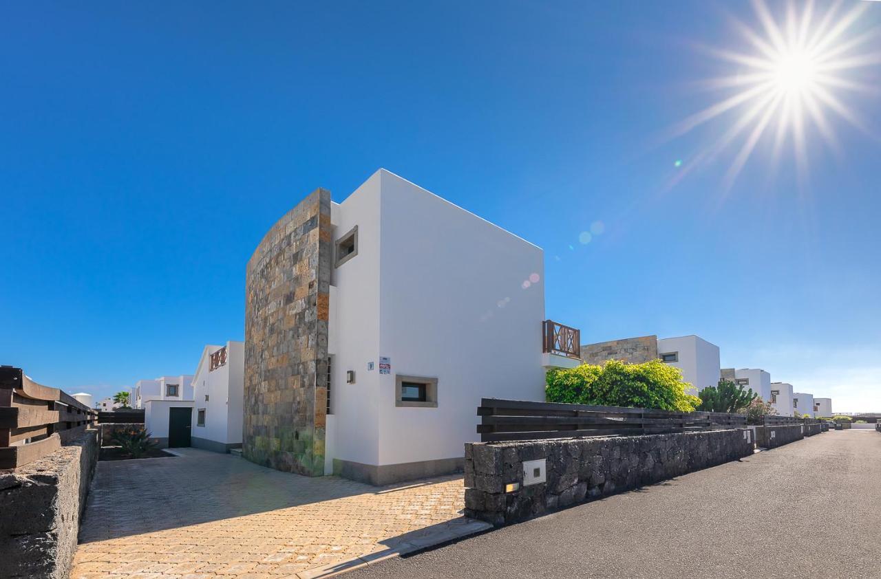 Villas Camelot By Escape Home Playa Blanca  Extérieur photo