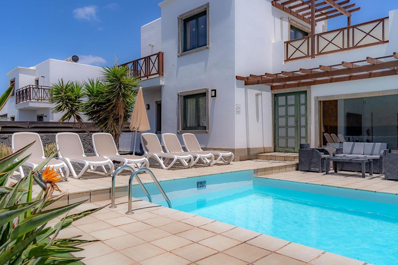 Villas Camelot By Escape Home Playa Blanca  Extérieur photo